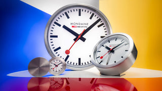 Silberfarbene Tisch-Uhr, 5 cm