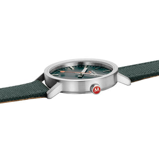 Classic, 40 mm, Waldgrünes Uhr, A660.30360.60SBF, Detailansicht der roten Krone und des Textilarmband