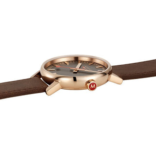 evo2, 40mm, Rose Gold Toned and Brown Uhr, MSE.40181.LG, Detailansicht der roten Krone und des Lederarmband