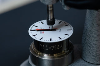 Die Geschichte hinter der ikonischen Schweizer Bahnhofsuhr