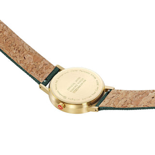 Classic, 36 mm, Waldgrüne goldene Uhr, A660.30314.60SBS, Ansicht des Gehäusebodens mit Mondaine Gravur