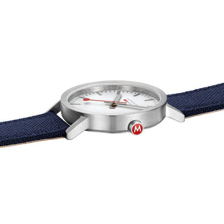Classic, 40mm, Moderne Ozean-Blaue Uhr, A660.30360.17SBD1, Detailansicht der roten Krone und des Textilarmband