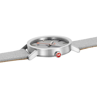 Classic, 40 mm, Good Gray Uhr, A660.30360.80SBH, Detailansicht der roten Krone und des Textilarmband