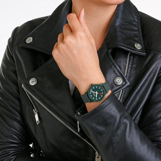 essence, 32mm, Park-Grüne nachhaltige Uhr, MS1.32160.LF, Model shot