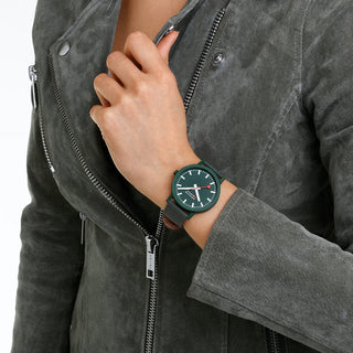 essence, 41mm, Park-Grüne nachhaltige Uhr, MS1.41160.LF, Model shot