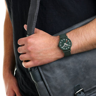 essence, 41mm, Park-Grüne nachhaltige Uhr, MS1.41160.LF, Model shot