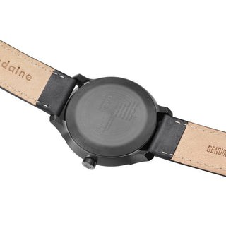 Discontinued I Helvetica Bold, 34mm, schwarze Lederarmbanduhr, MH1.B1222.LB
